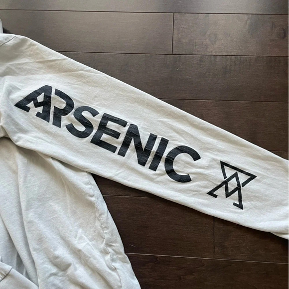 Arsenic - Couch Surfing Skeleton Light Grey Long Sleeve T-Shirt Men’s Medium - Picture 7 of 10